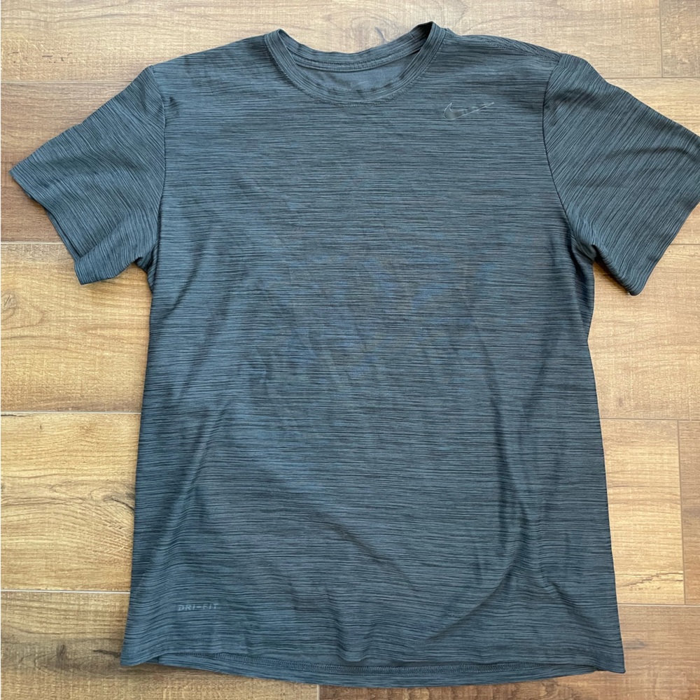 Nike Dri fit shirt - size medium